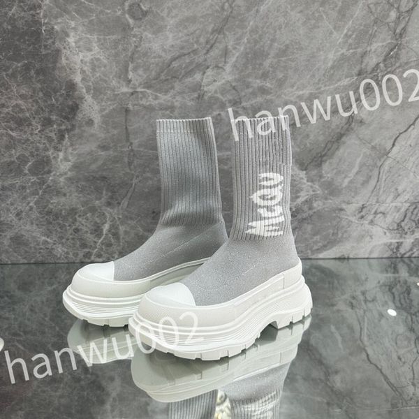 

2023 new designer men casual shoes boots womens graffiti sneakers luxurys designers trainers flats platform white black leather