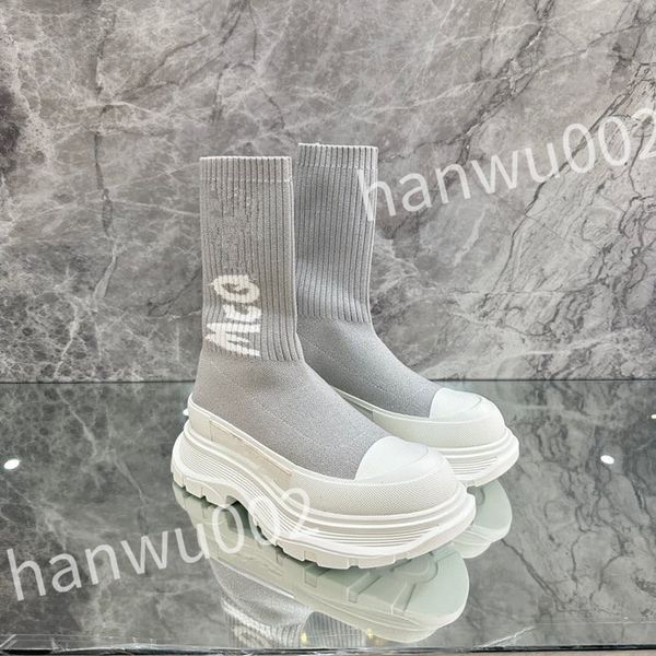 

2023 designer men casual shoes boots womens graffiti sneakers luxurys designers trainers flats platform white black leather