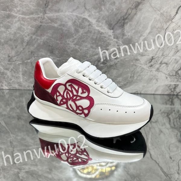 

2023 new luxury designer calfskin casual shoes reflective sneakers vintage leather fashion shoes leisure shoe platform lace-up women mens sn, Black