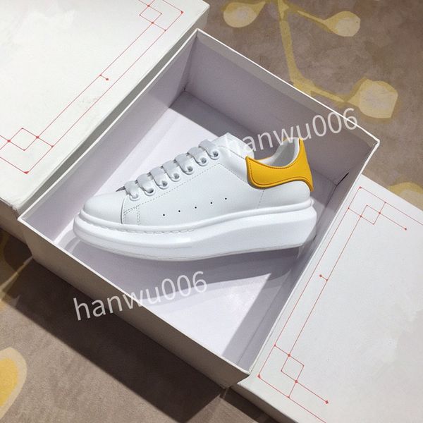 

2023new designer casual shoes real leather classic plaid trainers berry stripes shoe fashion trainer for man woman color sneakers, Black