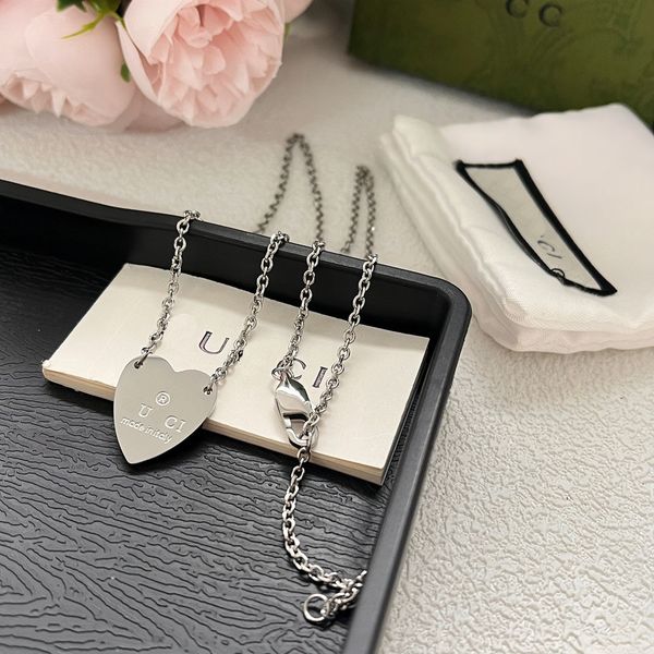 

designer heart pendant necklace for women silver necklaces vintage luxury brand fashion simple necklace couple jewelry necklace accessories
