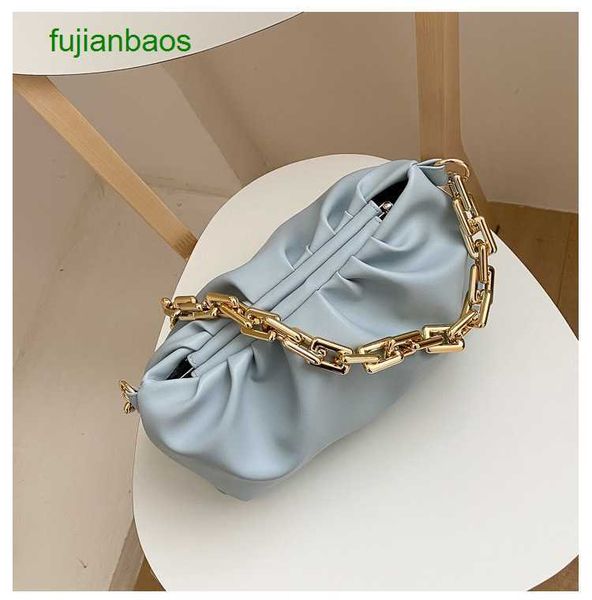 

bottgs designer handbags 2023 cloud bag women's new fashion pleated chain handbag version simple cross straddle shoulder bag foreign st, Black