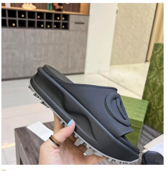 

2022-women slides with interlocking designer slippers style size 35-42 model, Black