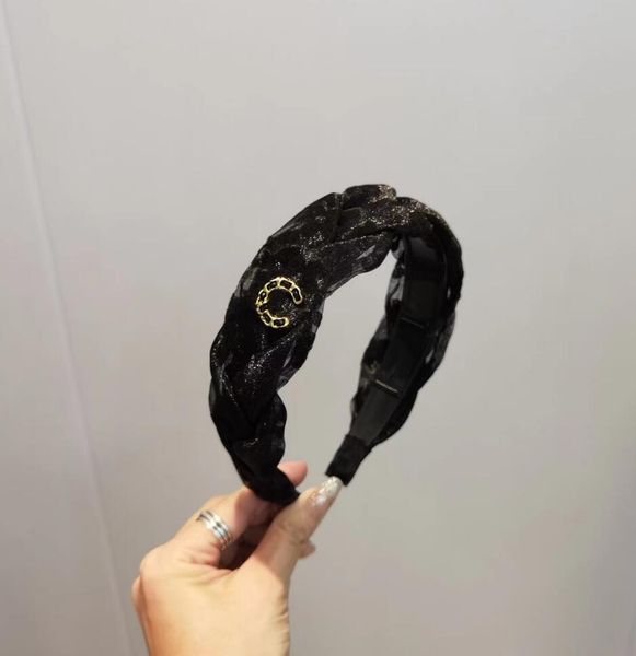

luxury designer crystal headbands hair bands for women girl brand patent leather headband women fashion leisure everyday headband head