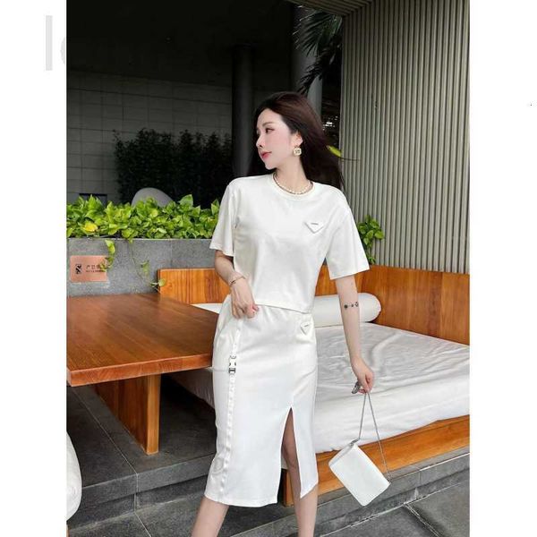 

casual dresses designer pd23ss spring/summer new short with half skirt set printed triangle decoration lower corner split za83, Black;gray