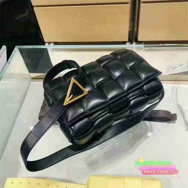 

designer bottegas bags venetas baodiejia color casette classic doublesided woven pillow postman single shoulder messenger have logo hihc hav