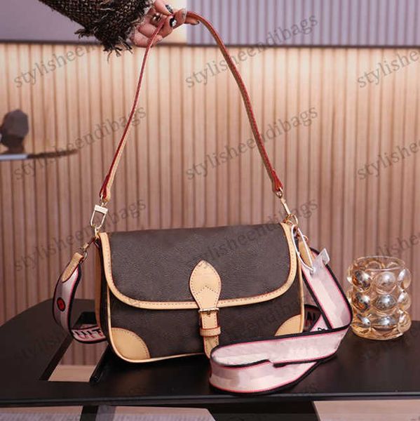 

old flower leather small square bag wide shoulder strap single shoulder crossbody underarm bag classic messenger bag tote bag designer bag 0