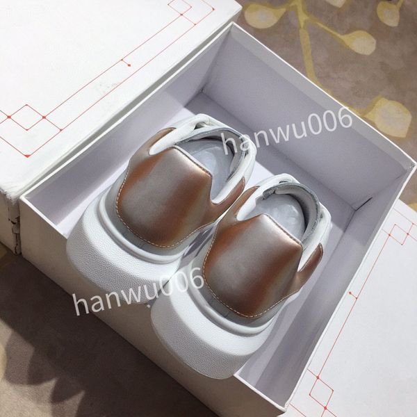 

2023new womens men designer casual shoes sneaker mens sneakers white black green apple triple pink sail chicago kentucky mens sports platfor