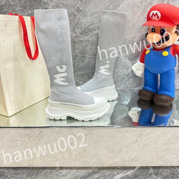 

2023 new excellent designer men women sneakers high booties thick bottom increase dark mens canvas casual board retro shoe, Black