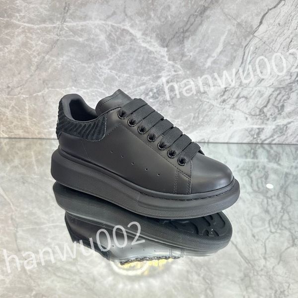 

2023 new designers women men casual shoes retro trainers black white sneakers jogging hiking sneakers