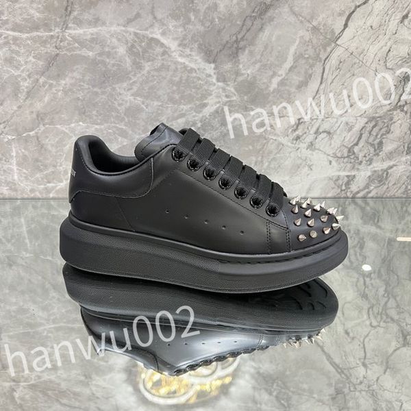 

2023 luxury designer shoes sneaker antiskid light sole flat platform casual shoe canvas design runner, Black
