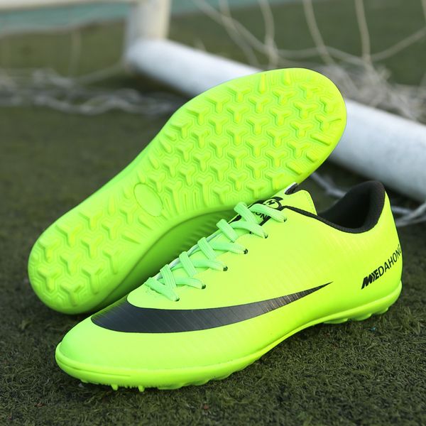 

athletic outdoor professional men's football shoes children's indoor football shoes original super flying five person football boo, Black
