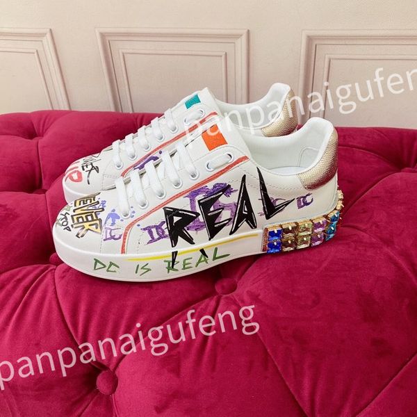 

2023 luxury calfskin man sneakers shoes white black leather trainers famous comfort outdoor trainers men's casual walking