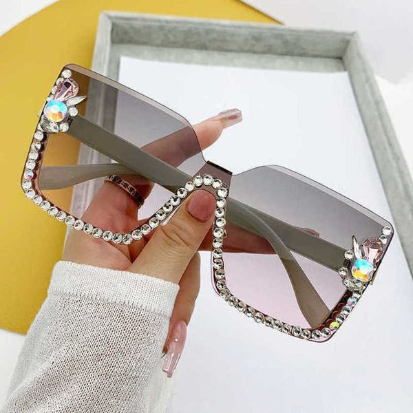 

fashionable luxury outdoor sunglasses large framed diamond rimless cut edge one-piece for men women street pgraphy runway fashion, White;black