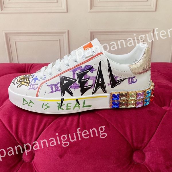 

2023 new luxury calfskin man sneakers shoes white black leather trainers famous comfort outdoor trainers men's casual walking