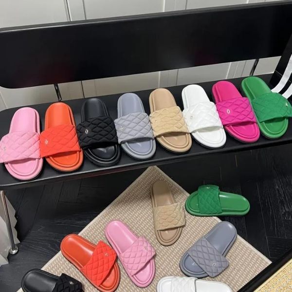 

luxury designer women sandals flat bottom slippers embossed pool pillow slippers size 35-45, Black