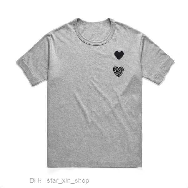 

t-shirts play fashion mens cdg t designer red heart casual women commes des shirts badge quanlity tshirts cotton embroidery short sleeve sum, White;black