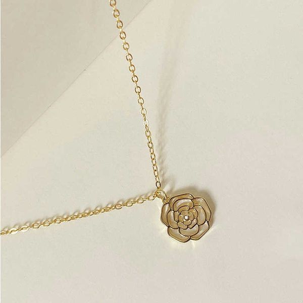 

necklaces strands strings camellia blossom necklace women's autumn and winter 2022 new pearl pendant fragrant wind collar light luxury, Silver