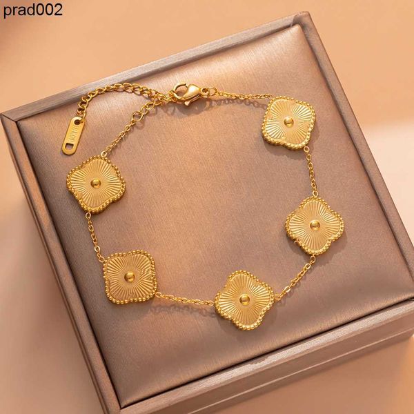 

luxury designer bracelet four leaf clover charm bracelets for woman elegant fashion 18k gold shell chain mother women girls holiday birthday, Golden;silver
