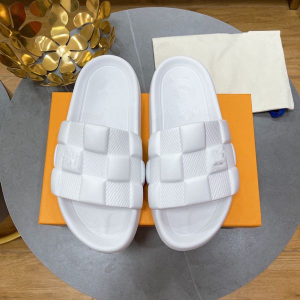 

2022 designer slippers on sandals trends platform perforated holes soft rubber slides fashion thick sole men women summer flip flops sliders, Black