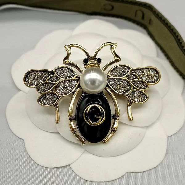 

classic style bee g-letter brooch brand designer jewel brooches for men women charm wedding gift jewelry accessorie high quality, Gray