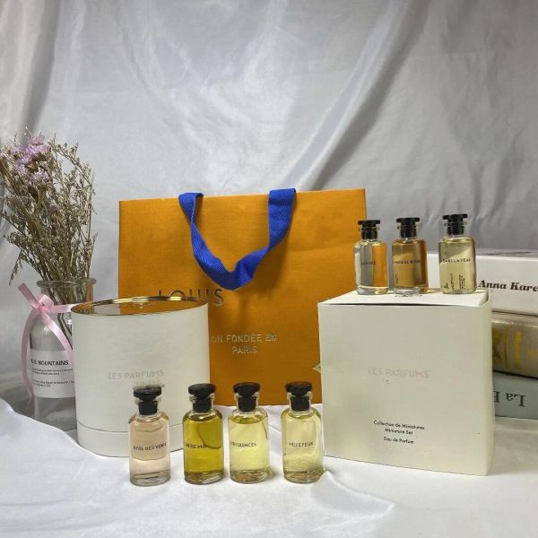 

perfume fragrance set 10ml 7pcs rose/ etoile filante/ cceur battant/ attrape-reves/ matiere noire/ le jour se leve/ heures d'absence wi