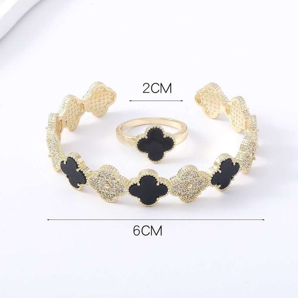 

Classic designer jewelry Four-leaf Clover Bracelet jewelrys Luxury Bracelets Temperament Four Leaf Grass Ring Bracelet Versatile Personalized Jewelry Van Clee