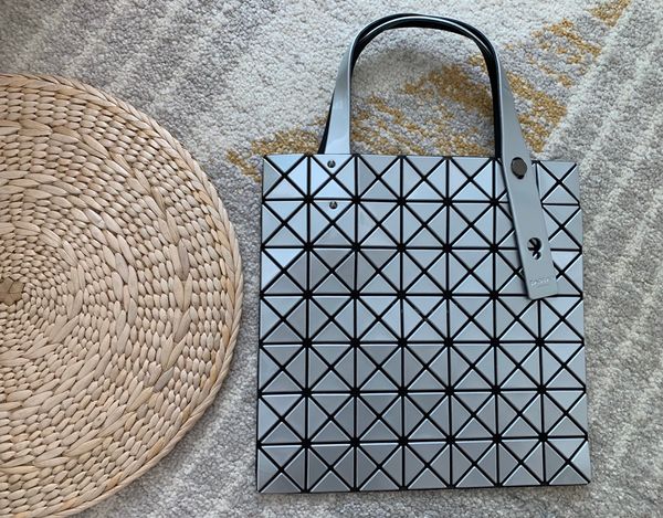 

2023 new mirror diamond geometry bag small 7 grid one shoulder handbag kangaroo color matching fashion diamond grid bag