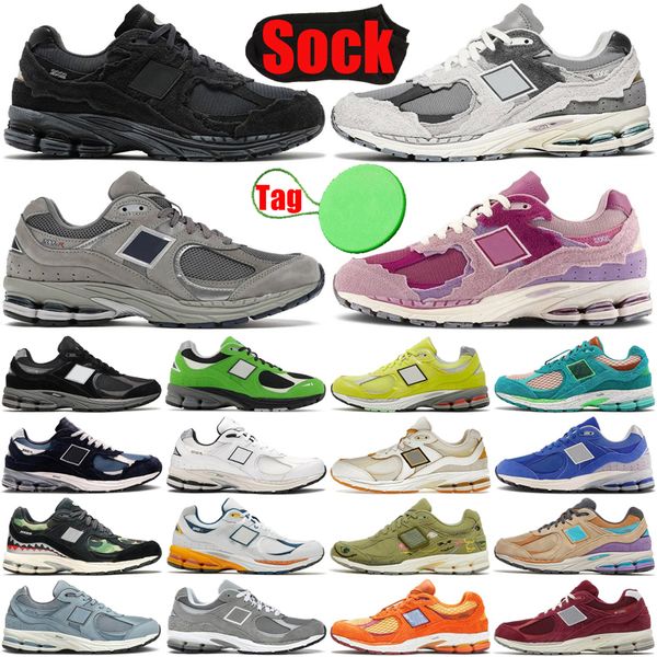 

shoes designer 2002r shoes sneakers for protection pack phantom sea salt rain cloud runners plate-forme luxury, White;red