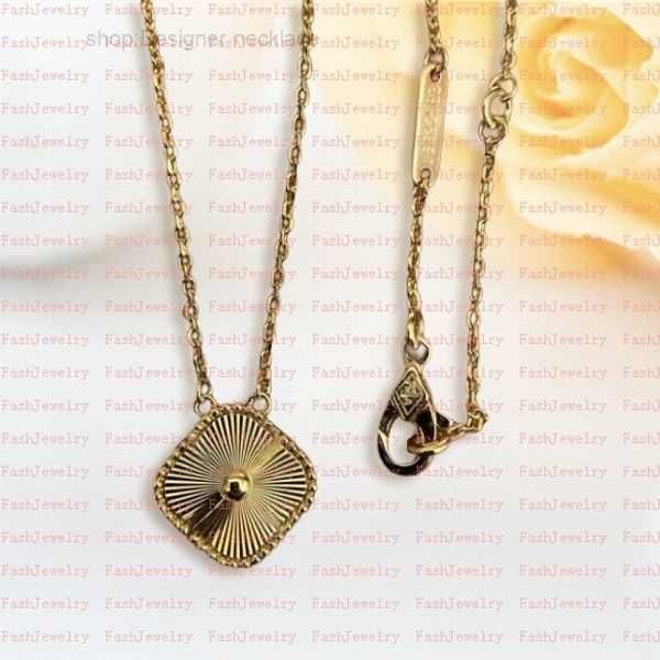 

pendant classic fashion for women elegant 4/four leaf clover locket necklace highly quality choker chains designer jewelry 18k plated gold g, Silver