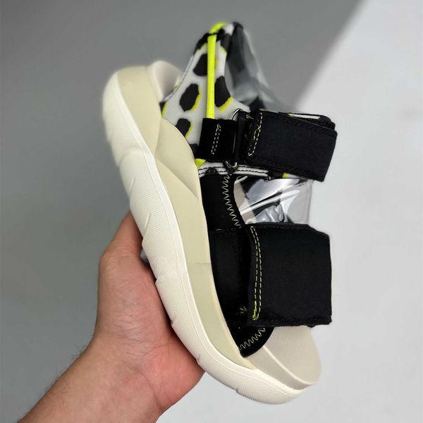 

2022 new women cloud strap sandal girls eva slippers designer australia la woman sandal summer fashion soft sole sandals slides house ladies, Black