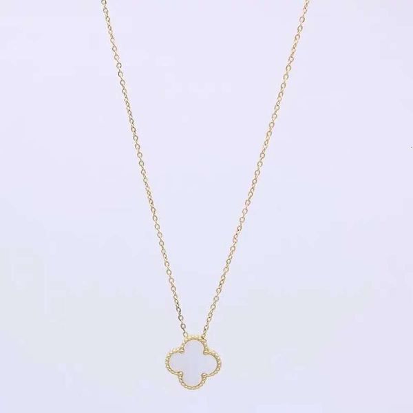 

Classic designer jewelry Four-leaf Clover Necklace jewelrys High version 18k Lucky Grass clover Necklaces Women's Double sided High grade Collar Chain Van Clee