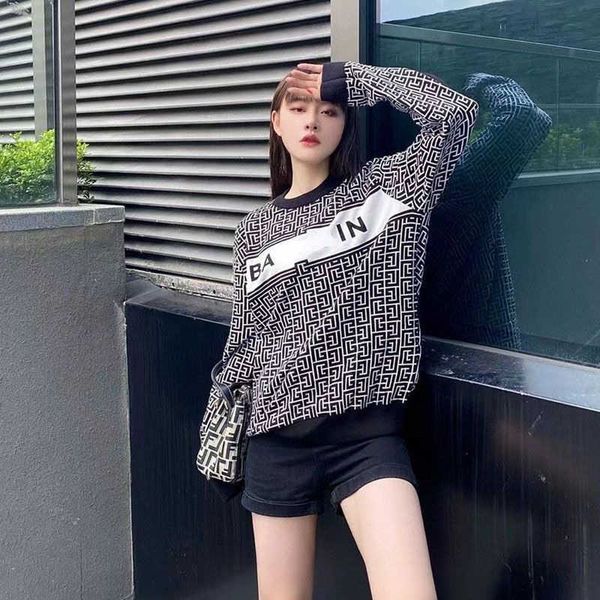 

womens clothing designer sweater fashion crew neck warm sweaters loose jacquard knit shirt luxury long sleeve sweatshirt, White;black