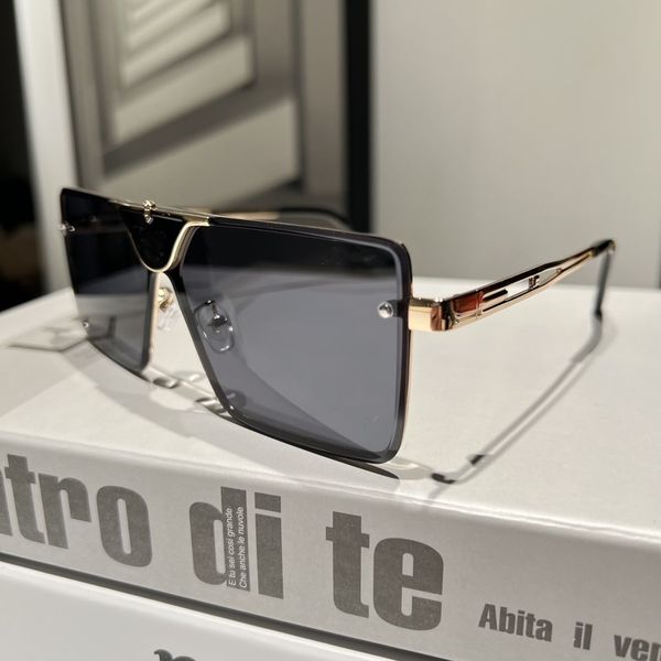 

designer sunglass for women fashion style protects uv400 lens original eyeglasses generous avant garde style mens and womens sun glasses, White;black