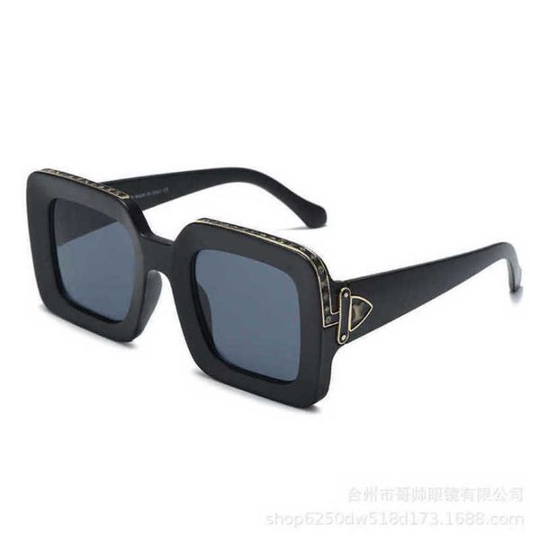 

luxury designer summer sunglasses fashion fashion street pgraphy millionaire personality, White;black