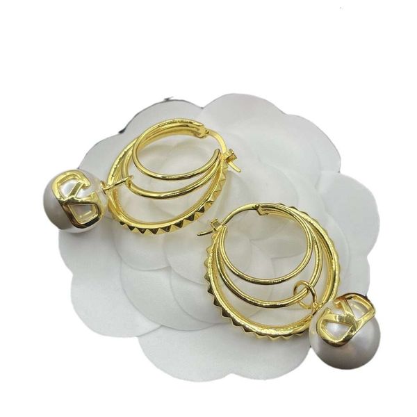 

Classic Designer Earrings Jewelry Letter V Valentinolies jewelry High Edition Earrings Luxury French Earrings Simple and Pearl High Grade Earrings high quality