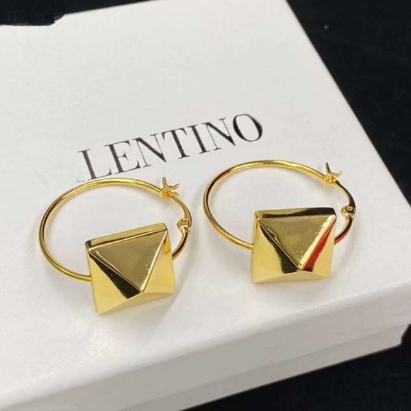 

Classic Designer Earrings Jewelry Letter V Valentinolies jewelry Big Circle Earring Pyramid Pendant earrings Brass Female earring Christmas jewelry gifts