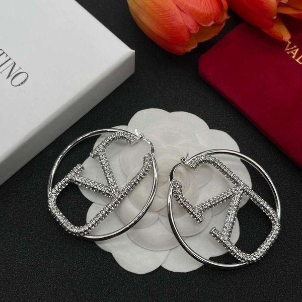 

Classic Designer Earrings Jewelry Letter V Valentinolies jewelry High version earring accessory light luxury high-end horseshoe buckle earrings simple classic