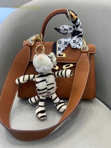 

designer kelys handbags hemrres summer 2023 spring and new fashion bag women's head layer cowhide wide shoulder belt one crossbody hand