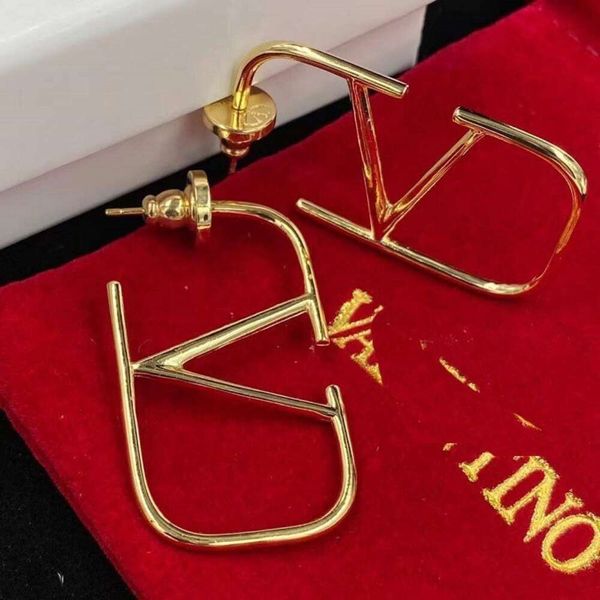 

Classic Designer Earrings Jewelry Letter V Valentinolies jewelry V-shaped Letter Smooth Gold Plated Earring Fashion earrings 925 Silver Needle earring Female