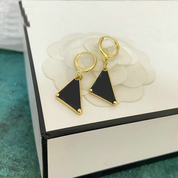 

Brand Letter 18K Gold Plated Earrings Designer Jewelry Women Stud Earrings Wedding Party Gift