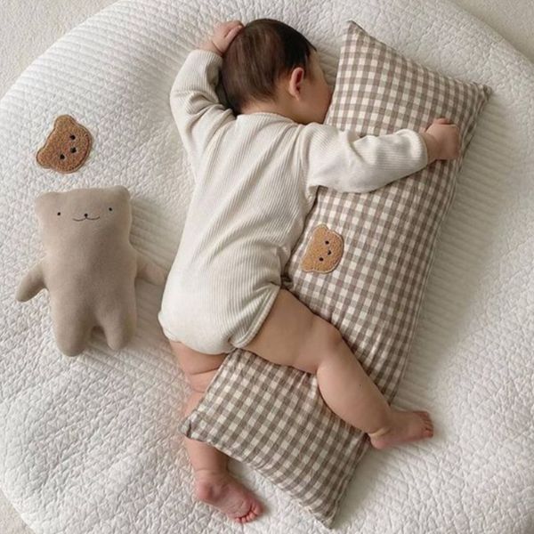 

pillows ins born comfort pillow bear lattice cushion multifunctional bumpers anticollision for pregnant baby bedding 230407