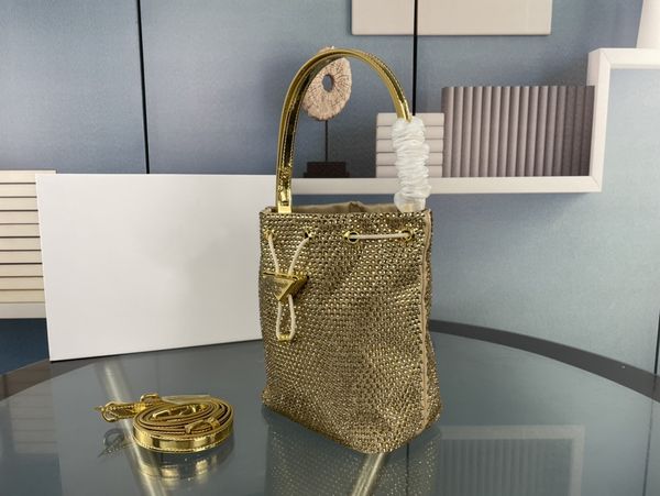 

2023 new fashion women's bag large capacity bucket bag leather commuter fashion one shoulder handbag