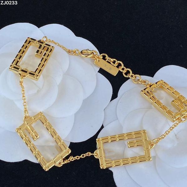 

Designer necklace bracelet Explosion Alphabet jewelry 18k gold lady gift Hip-hop surging wedding reception 01