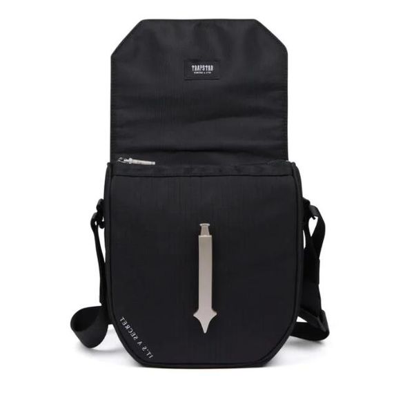 

trapstars messenger irongate cobra t bag domuni mens trapstar designo di lugo crops classo classhe clucca in frittura in macchiatura basche