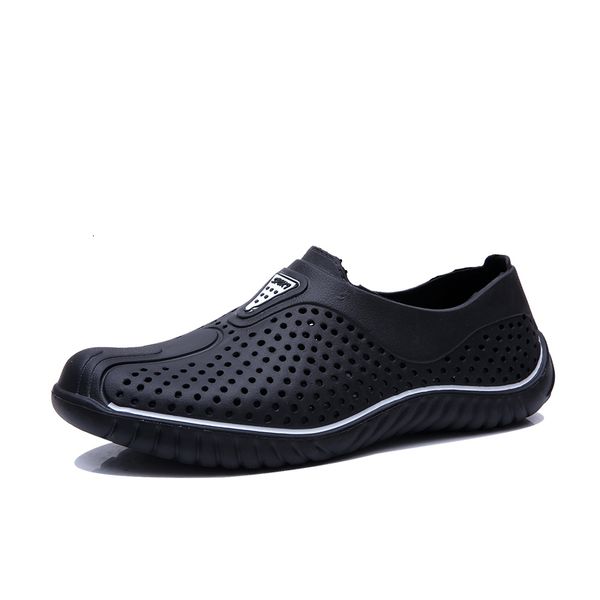 

sandals breathable summer men slippers outdoor water shoes hollow ultra light beach shoes casual men sandals black garden shoes 230408