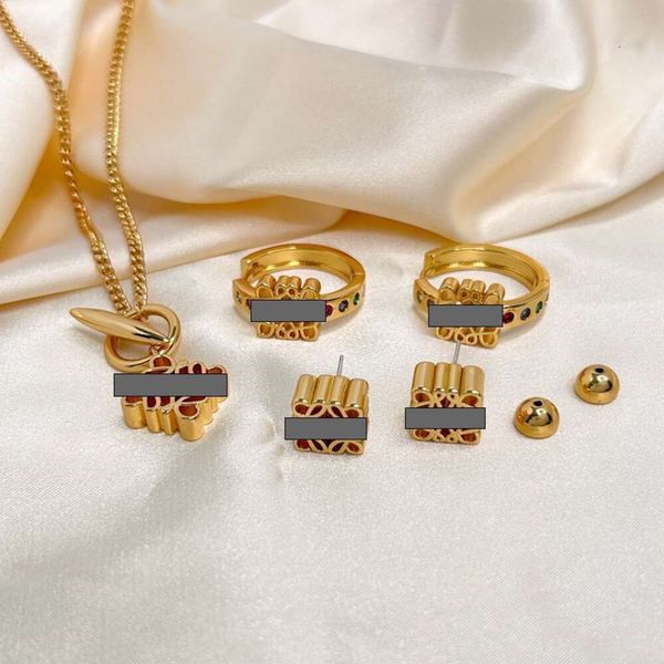 

Classic designer Necklace loews jewelry Luxury fashion jewelrys 2023 Autumn New Wind Pattern New Earrings Necklace Female Minority Design Earring jewelry gifts