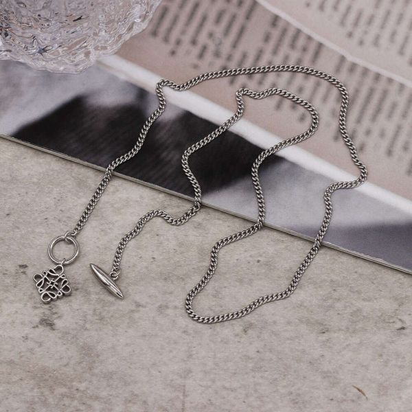 

Classic designer necklace loews jewelry Luxury fashion jewelrys Korean Personalized Geometric Necklace OT Buckle necklace Square Carved Hollow Sweater Necklace