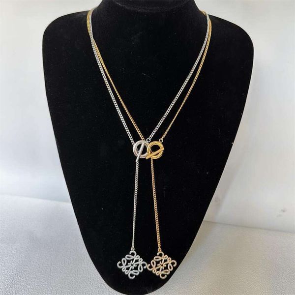 

Classic designer necklace jewelry Luxury fashion jewelrys necklaces niche Pendant with Hollow Inlaid Zircon Full Diamond Design Elegant Female Necklace