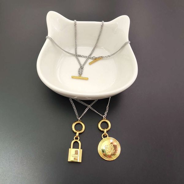 

Classic designer necklace loews jewelry Luxury fashion jewelrys Simple Disc Small Lock OT Buckle Women's Necklace French Folding Style Versatile Sweater Chain